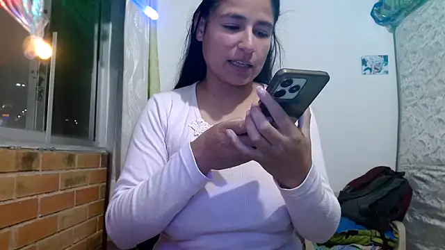 Snapshot of Escarcha-blue chatting on December 3, 2025, 11:36 pm Escarcha-blue online show from December 3, 2025, 11:36 pm