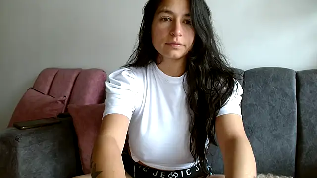 Snapshot of Escarcha-blue chatting on February 6, 2026, 3:59 pm Escarcha-blue online show from February 6, 2026, 3:59 pm