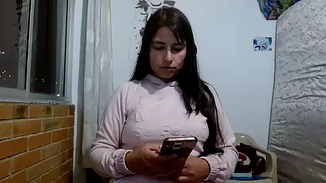 Snapshot of Escarcha-blue chatting on February 11, 2026, 11:54 pm Escarcha-blue online show from February 11, 2026, 11:54 pm