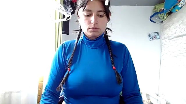 Snapshot of Escarcha-blue chatting on February 24, 2026, 9:35 pm Escarcha-blue online show from February 24, 2026, 9:35 pm