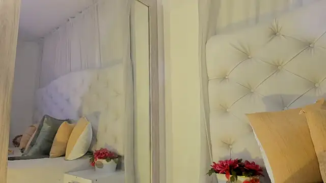 Snapshot of kamii_arias chatting on November 14, 2025, 2:27 pm kamii arias online show from November 14, 2025, 2:27 pm