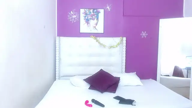 Snapshot of naughty_teen18 chatting on March 4, 2025, 1:49 pm naughty teen18 online show from March 4, 2025, 1:49 pm