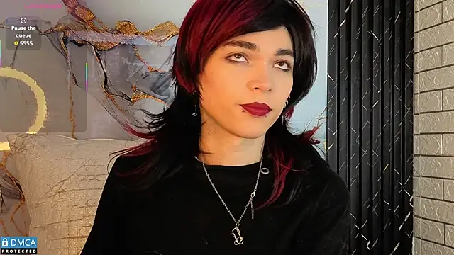 MaeveKuro online show from November 11, 2025, 3:06 am