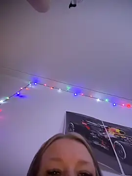 Snapshot of SwedishAstrid chatting on April 12, 2026, 4:45 pm SwedishAstrid online show from April 12, 2026, 4:45 pm