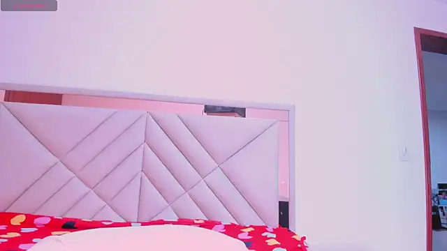 Snapshot of gime_lara chatting on October 16, 2025, 7:04 pm gime lara online show from October 16, 2025, 7:04 pm