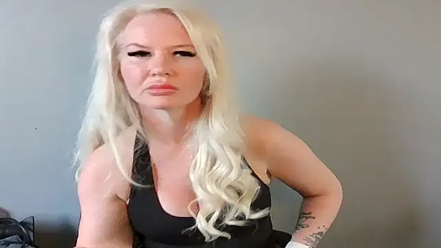 Snapshot of Blonde-Grace chatting on May 12, 2026, 2:58 pm Blonde-Grace online show from May 12, 2026, 2:58 pm