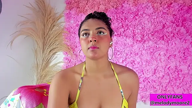 Snapshot of Melodymoore_ chatting on November 3, 2025, 10:21 pm Melodymoore online show from November 3, 2025, 10:21 pm