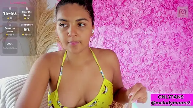 Snapshot of Melodymoore_ chatting on November 15, 2025, 9:11 pm Melodymoore online show from November 15, 2025, 9:11 pm