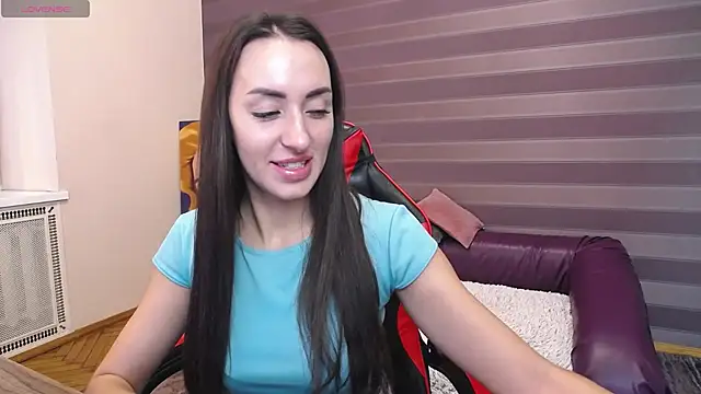 JenniferStone online show from October 28, 2025, 7:56 am