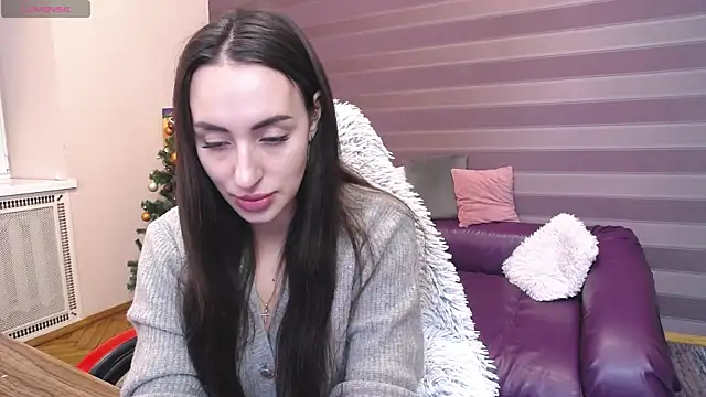 Snapshot of JenniferStone chatting on December 22, 2025, 8:11 am JenniferStone online show from December 22, 2025, 8:11 am