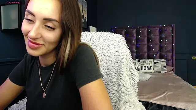 Snapshot of JenniferStone chatting on August 1, 2026, 8:24 am JenniferStone online show from August 1, 2026, 8:24 am