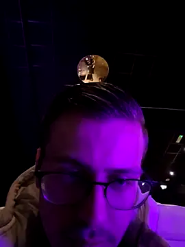 Snapshot of luckyluuk25 chatting on February 25, 2025, 6:42 pm luckyluuk25 online show from February 25, 2025, 6:42 pm