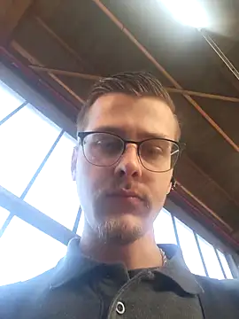 Snapshot of luckyluuk25 chatting on March 4, 2026, 12:22 pm luckyluuk25 online show from March 4, 2026, 12:22 pm