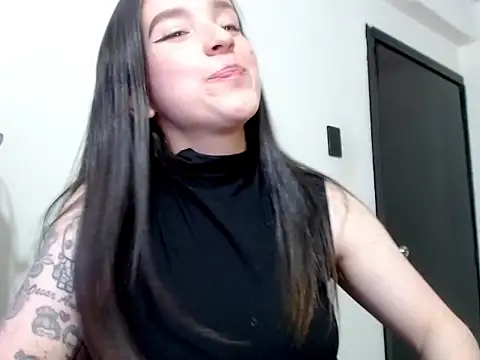 Snapshot of melii_lopezxo chatting on December 21, 2025, 8:32 am melii lopezxo online show from December 21, 2025, 8:32 am