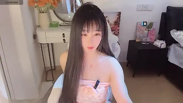 Milla-z online show from March 7, 2025, 11:40 am