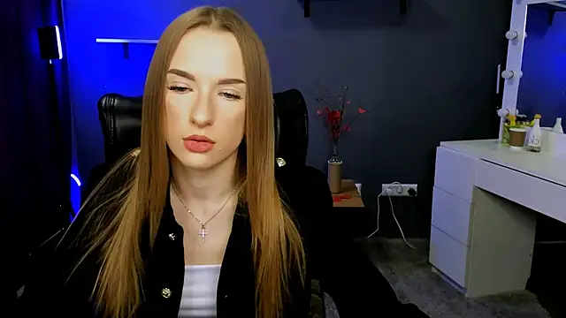 Snapshot of doll_vey chatting on March 6, 2025, 4:17 pm doll vey online show from March 6, 2025, 4:17 pm