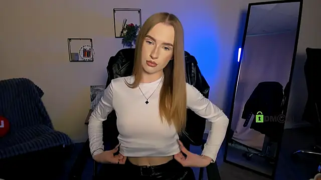 Snapshot of doll_vey chatting on September 26, 2025, 7:29 pm doll vey online show from September 26, 2025, 7:29 pm