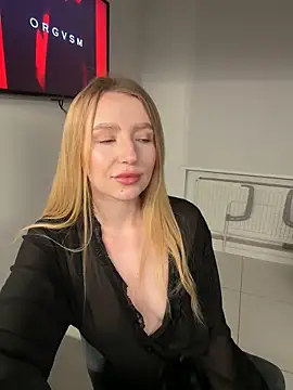 EvaBrooklyn online show from February 27, 2025, 6:31 pm