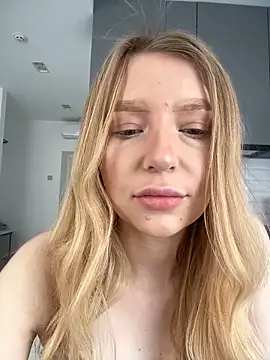 EvaBrooklyn online show from March 9, 2025, 6:39 am