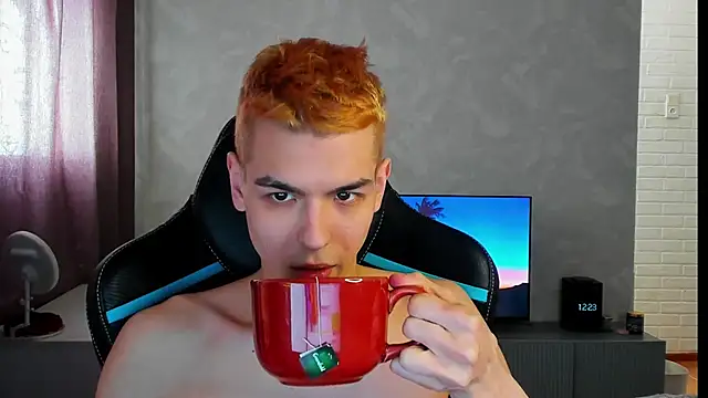 TravisRevas online show from March 9, 2025, 9:24 am