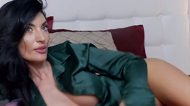 Snapshot of zoeylarkens chatting on March 12, 2025, 1:58 am zoeylarkens online show from March 12, 2025, 1:58 am