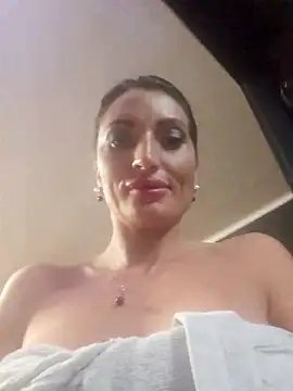 Snapshot of zoeylarkens chatting on October 27, 2025, 4:16 am zoeylarkens online show from October 27, 2025, 4:16 am