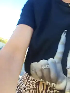 Snapshot of zoeylarkens chatting on November 3, 2025, 11:55 am zoeylarkens online show from November 3, 2025, 11:55 am