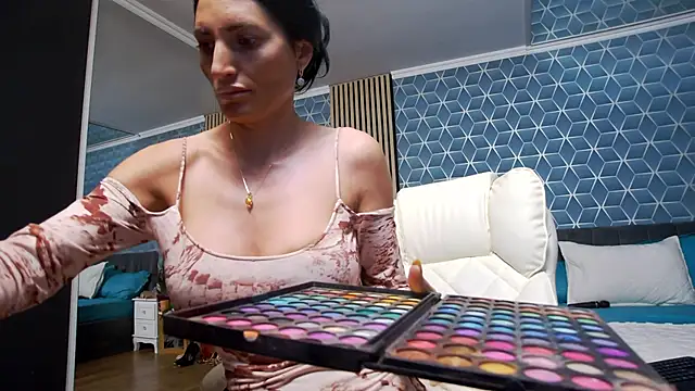 Snapshot of zoeylarkens chatting on November 13, 2025, 7:35 pm zoeylarkens online show from November 13, 2025, 7:35 pm