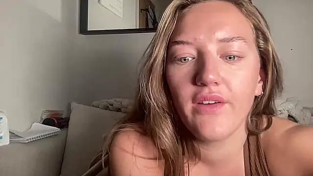 MissMaisiex online show from November 4, 2025, 3:33 pm