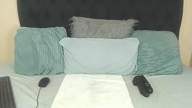 Snapshot of BootyClitQueen chatting on September 23, 2025, 1:25 pm BootyClitQueen online show from September 23, 2025, 1:25 pm