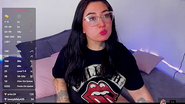 Snapshot of Curvybaddie99 chatting on January 8, 2026, 7:21 am Curvybaddie99 online show from January 8, 2026, 7:21 am