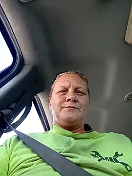 wetnwildforyou online show from October 17, 2025, 4:09 pm