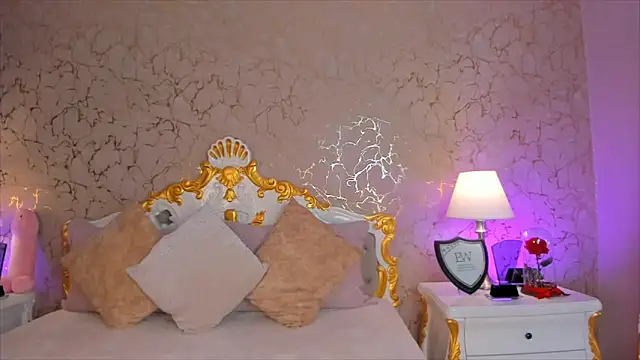 ScarlettWallace online show from October 17, 2025, 10:23 pm