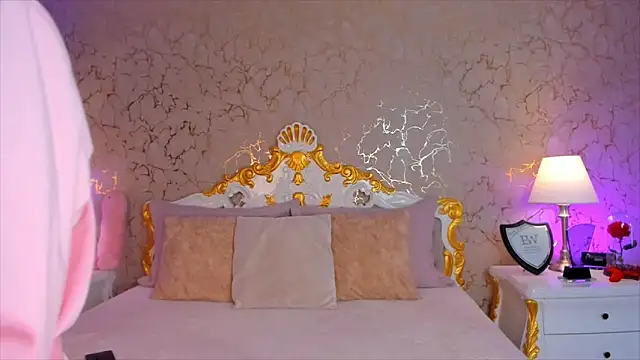 ScarlettWallace online show from November 1, 2025, 4:53 pm