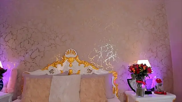 ScarlettWallace online show from November 9, 2025, 4:49 pm