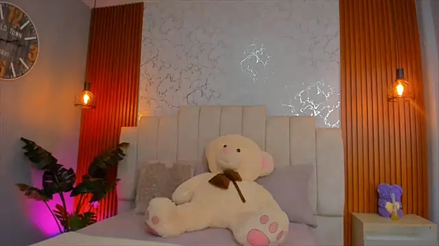 ScarlettWallace online show from April 9, 2026, 7:19 pm