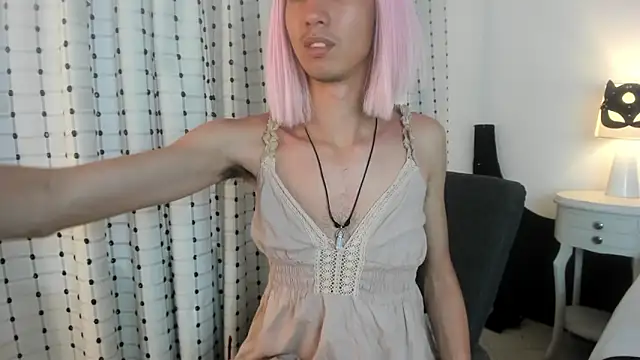 loverisu-coral online show from December 5, 2025, 8:05 pm