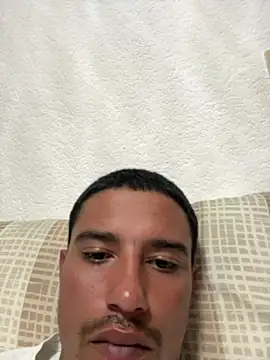 Snapshot of Maxxxxxsanchessss chatting on April 1, 2026, 12:22 am Maxxxxxsanchessss online show from April 1, 2026, 12:22 am