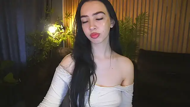 Snapshot of WildKittenX_ chatting on October 22, 2025, 5:52 am WildKittenX online show from October 22, 2025, 5:52 am