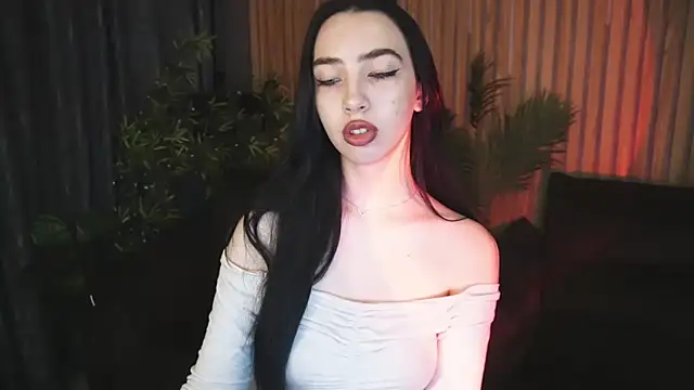 Snapshot of WildKittenX_ chatting on November 10, 2025, 6:45 am WildKittenX online show from November 10, 2025, 6:45 am