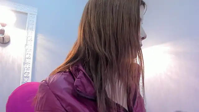 Bonniie 22 online show from October 14, 2025, 2:18 pm