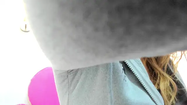 Bonniie 22 online show from April 7, 2026, 7:58 pm