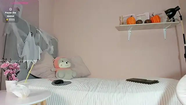 mary cute9 online show from October 28, 2025, 12:30 pm