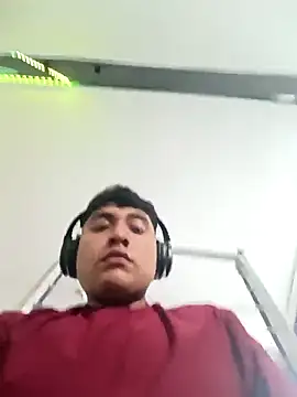 Snapshot of crisssalazar chatting on March 10, 2025, 1:10 pm crisssalazar online show from March 10, 2025, 1:10 pm