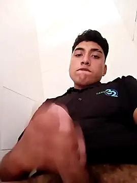 Snapshot of crisssalazar chatting on October 23, 2025, 9:46 pm crisssalazar online show from October 23, 2025, 9:46 pm