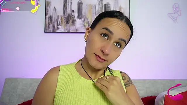 Snapshot of Sara_Charmy chatting on December 1, 2025, 11:37 am Sara Charmy online show from December 1, 2025, 11:37 am