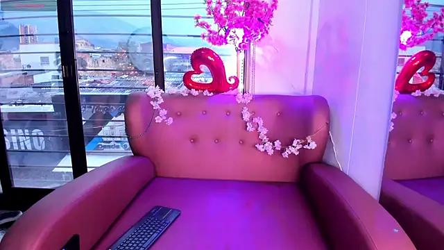 Mitsu Kawii online show from October 21, 2025, 8:31 pm