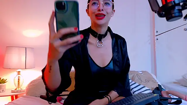 Snapshot of Angell-Bell- chatting on March 13, 2025, 6:45 pm Angell-Bell- online show from March 13, 2025, 6:45 pm