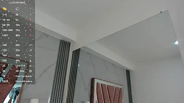 SweetAlana  online show from September 19, 2025, 7:25 pm