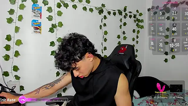 Snapshot of Noah_milleer chatting on November 29, 2025, 8:01 pm Noah milleer online show from November 29, 2025, 8:01 pm